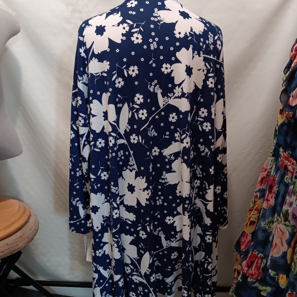 Woman's Cardigan  XL - Picture 8 of 8